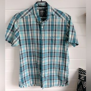 H&M Men’s Fitted Short Sleeves Shirt